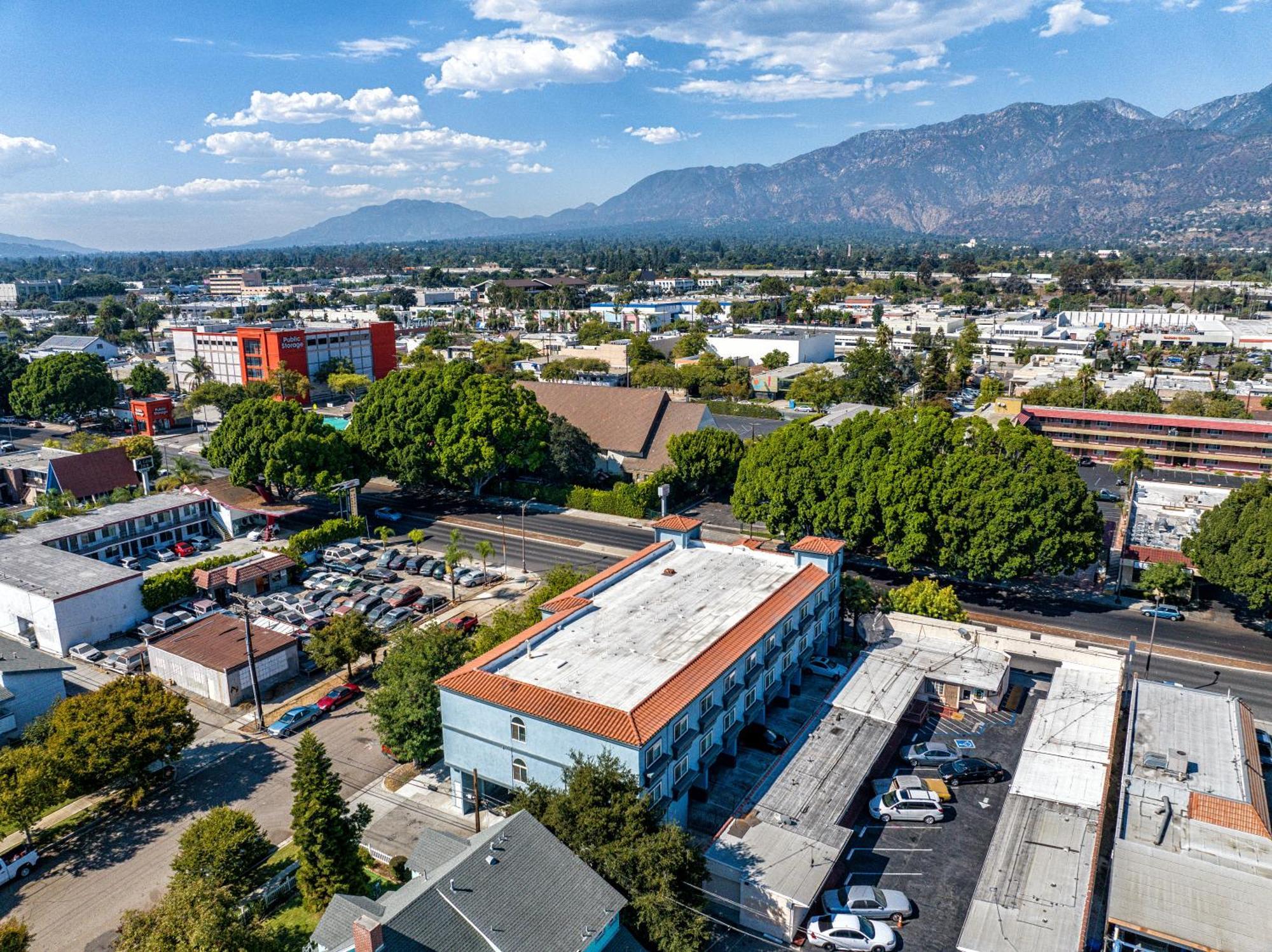 Rodeway Inn & Suites Pasadena Exterior foto