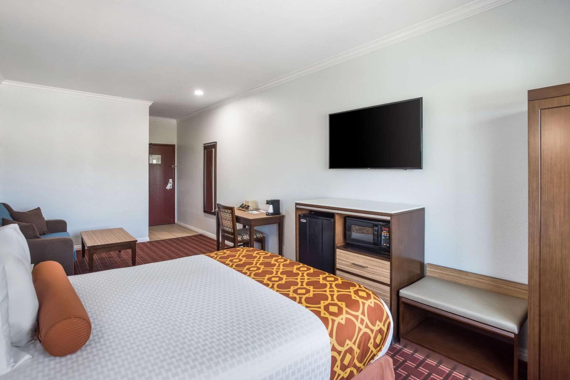 Rodeway Inn & Suites Pasadena Exterior foto