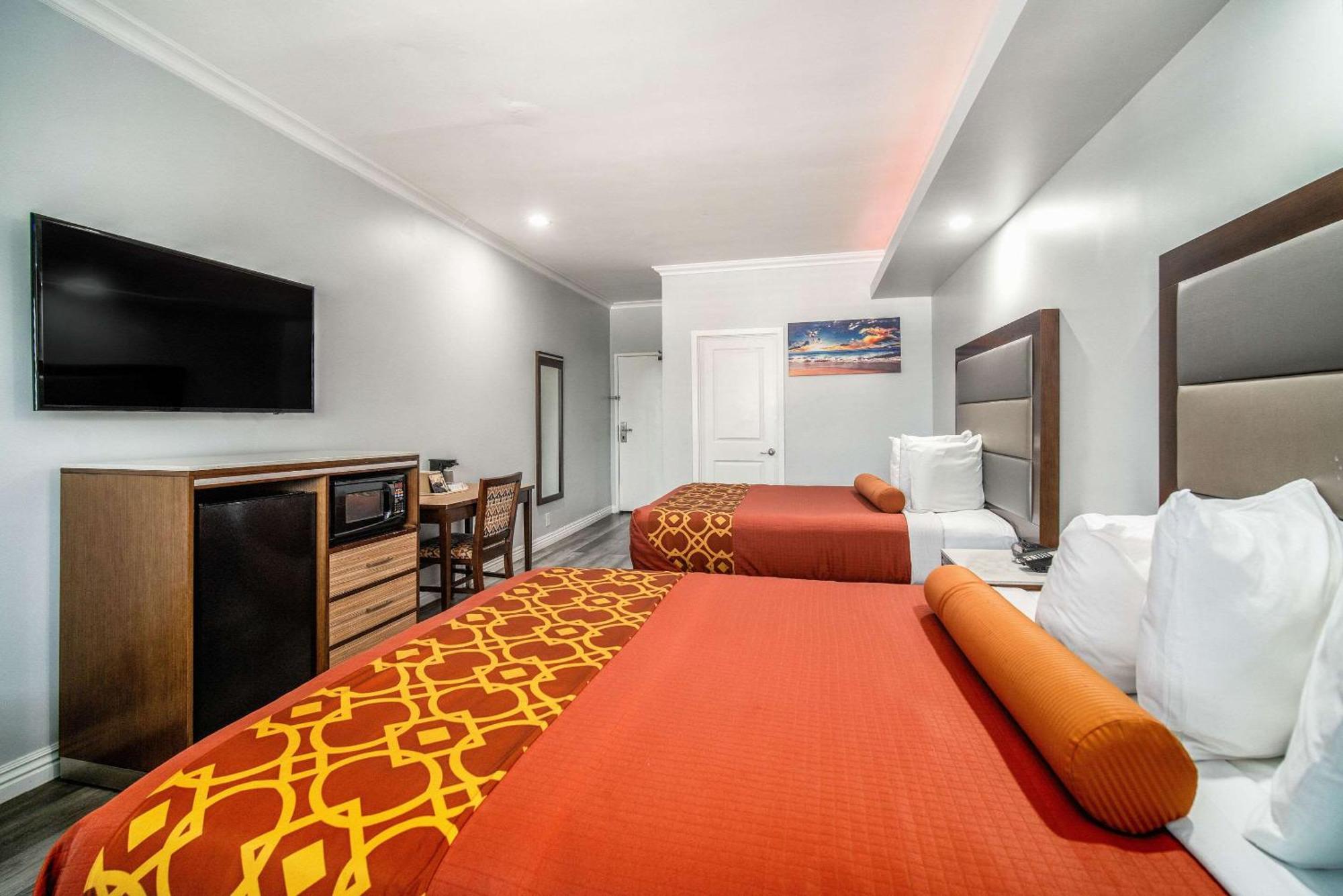 Rodeway Inn & Suites Pasadena Exterior foto
