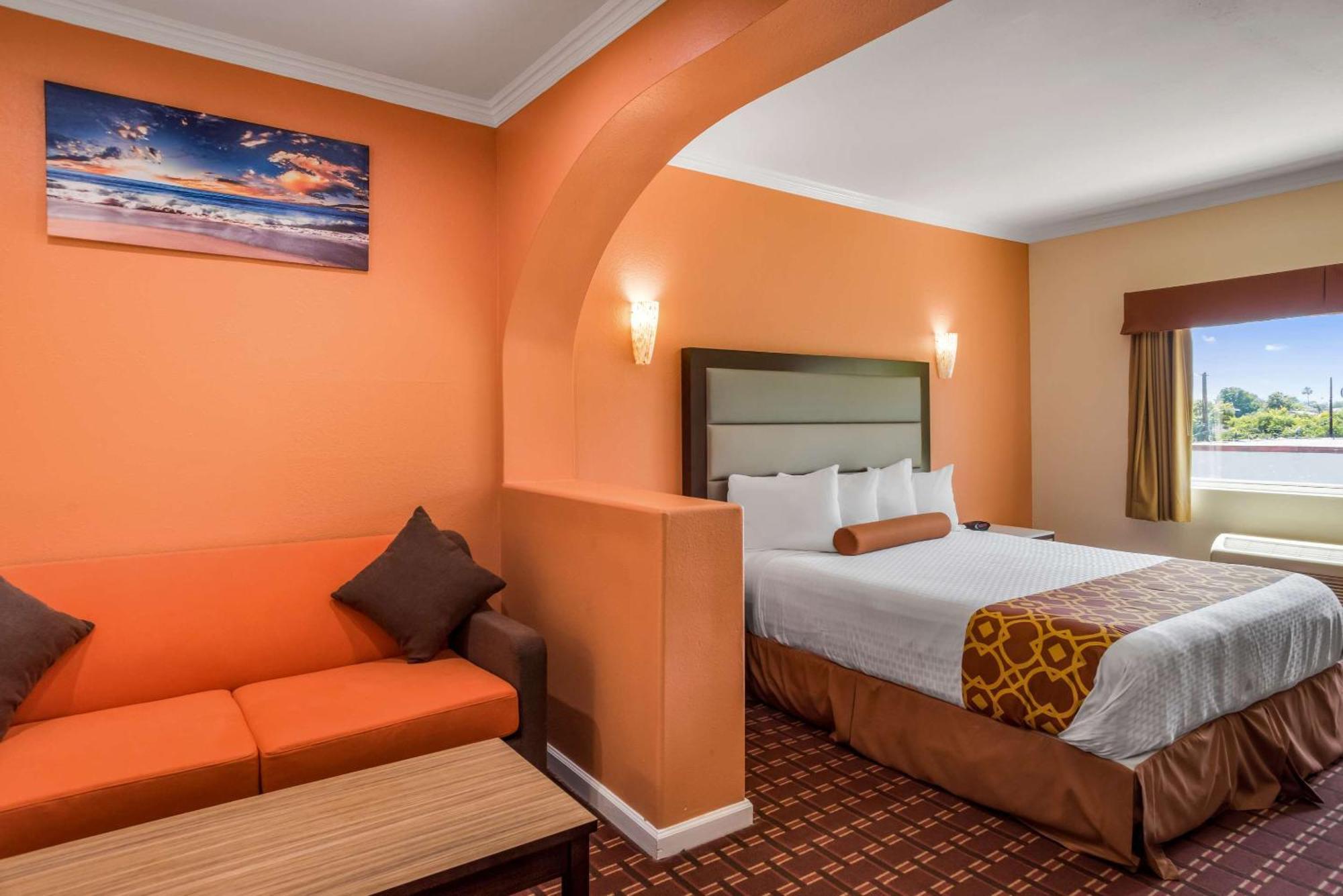 Rodeway Inn & Suites Pasadena Exterior foto